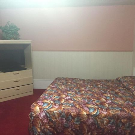 Carlin Villa Motel Carlinville Extérieur photo