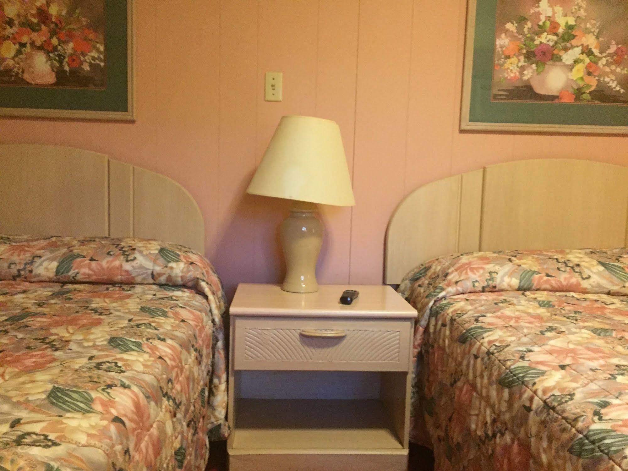 Carlin Villa Motel Carlinville Extérieur photo