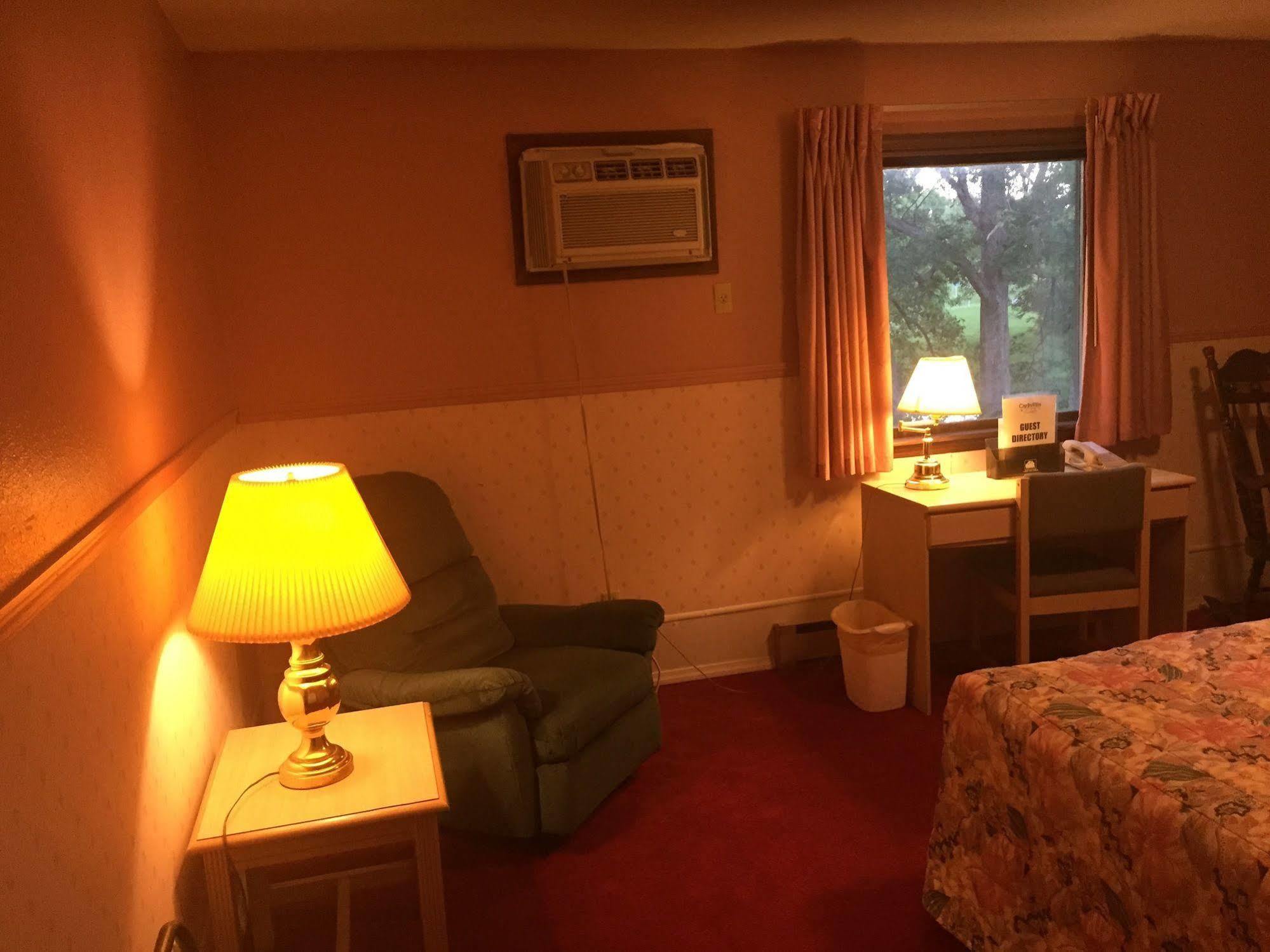Carlin Villa Motel Carlinville Extérieur photo
