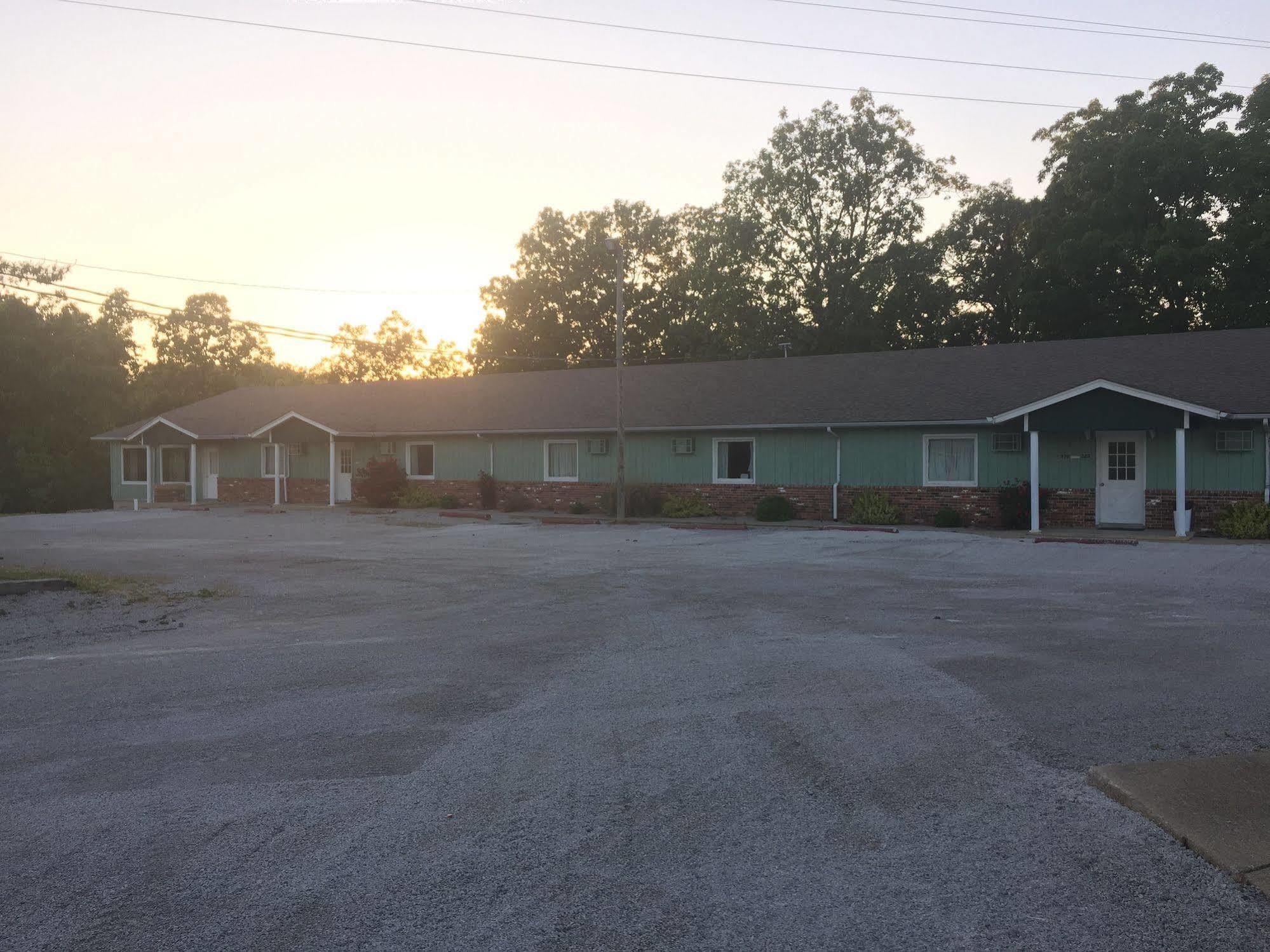 Carlin Villa Motel Carlinville Extérieur photo
